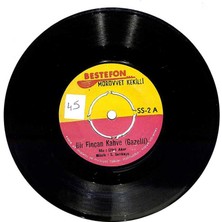 Mürüvvet Kekilli - Bir Fincan Kahve  Sevgilin Değil Arkadaşınım Plak (107.5) PLK21215