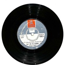 Yaşar Özel - Aradım Bir Ömür Arkadaşımı  Bir Acı Ki Içimde Plak (106.5)  PLK21725