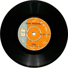 Bilal Bozdoğan - Zeyno  Çiğneyip Aşkımı Gezme Sevdiğim (105.5) PLK573