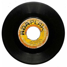Kemani Zogo - Sarıgöl Çiftetellisi  Kara Çadır Oyun Havası  Kalenin Bedenleri  Reyhan Plak (105.5) PLK19774