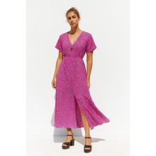 Hak Çiçek Desenli Yırtmaç Detaylı Midi Boy Elbise