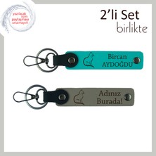 Miawiki Patili Ev Arkadaşına Saygıyla, Kişiselleştirilebilir Yazılı Deri Anahtarlık, Koyu Turkuaz-Kül Gri