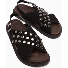 Limoya Lina Siyah Zımbalı Çapraz Bantlı Kadın Sandalet