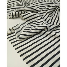 Kumaş Parça Siyah Beyaz Enine Çizgili Irmak Örme Jarse (En 160 cm x Boy 140 Cm)