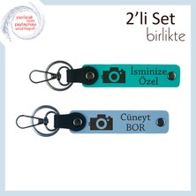 Miawiki Sanata Aşık Sevgiliye, Kamera Desenli, Kişisel Isimli 2’li Anahtarlık Takımı, Koyu Turkuaz-Gök Mavi