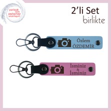 Miawiki Sevgiliye Fotoğrafçı Ruhlu Hediye, Kamera Desenli, Isme Özel 2’li Anahtarlık Seti, Gök Mavi-Pembe