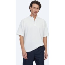 Kip Ekru Desenli Dik Yaka T-Shirt