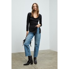 Grimelange ENISSIA Kadın Derin V Yaka Esnek Kumaşlı Vücuda Oturan Siyah Bluz