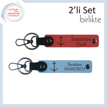 Miawiki Çapa Figürlü Deri Anahtarlık, Denizcilik Temalı Isim Yazılabilir Hediyelik, Nar Çiçeği-Gök Mavi