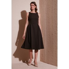 Lela Regular Fit Bisiklet Yaka Cepli Pileli Midi Boy Abiye Elbise Bayan ELBİSE 6111963