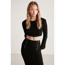 Grimelange Darlene Kadın Fitilli Esnek Kumaşiı Kol Ucu Flare Etek Ucu Lastik Stoperli Crop Siyah Bluz