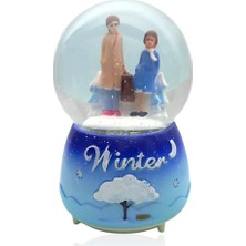 Casaba Hediyelik Müzikli Renk Değişiren Işıklı Kar Püskürtmeli Çift Temalı Kar Küresi