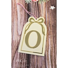 Pekshop Baş Harfli Pencere Model Fiyonklu Yılbaşı Ağaç Süsü - Gold Baş Harf ve Fiyonk Tasarım Yeni Yıl Süsü