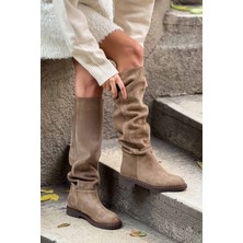 Nişantaşı Shoes Yoko Rome Bej Süet Hakiki Deri Yuvarlak Burun Kadın Düz Taban Çizme