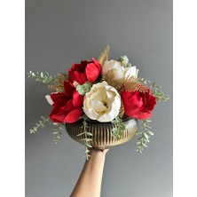 Luvienn Yassı Antik Gold Kırmızı Islak Dokulu Manolyalı Çiçek Aranjmanı- Vazo Çiçeği Masa Çiçeği