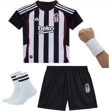Legent Lady B̴e̴ş̴i̴k̴ ̴t̴a̴ş̴ 2025/26 Iç Saha Çubuklu Çocuk Forması 4 Lü Set T-Shirt