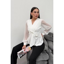 Feminist Beyaz Önü Çiçekli V Yaka Bluz 4202791.15