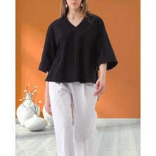 Minervaxint Kadın Kapri Kol V Yaka Yanı Yırtmaç ve Bağcık Detaylı Regular Fit Pamuklu Bluz