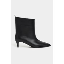 Nişantaşı Shoes Harper Siyah Mat Hakiki Deri Kitten Topuk Sivri Burun Kadın Bootie