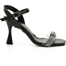 GÖNDERİ Kadın Siyah  Taşlı Bilekten Bağlı Kadeh Ökçe Topuklu Sandalet