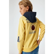 Koton Erkek Çocuk Kapşonlu Sweatshirt Baskı Detaylı Renk Bloklu Uzun Kollu