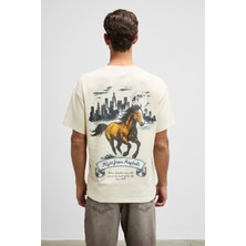 Grimelange LANDI Erkek Önü Nakışlı Ve Baskılı Sırtı Baskılı %100 Organik Pamuk Bisiklet Yaka Oversize Fit Krem