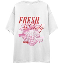The Lucid Lab Fresh & Tasty Oversize Tişört - Beyaz