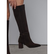 Ece'nin Butiği Boden Süet Çizme Hakiki Deri ve Yüksek Topuk ile Şık Görünüm