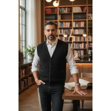 Erkek V Yaka Triko Düğmeli Cepli Çizgi Desenli Regular Fit Tüylenmeyen Örgü Yelek