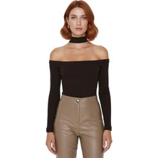 Ersefa Stil Kadın Carmen Yaka Choker Detaylı Fitted Vücuda Oturan Fitilli Bluz Crop Örme Slim Kalıp