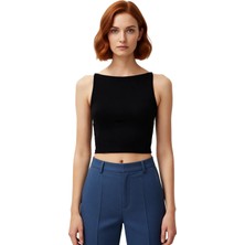 Ersefa Kadın Beyaz Fitted Viskon Ribana Bluz Kayık Yaka Ince Askılı Crop Kesim Günlük Şık ve Konforlu