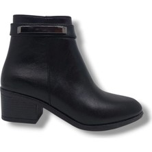 Zerhan 533 Kadın Siyah Tokalı Fermuarlı Alçak Topuklu Bot