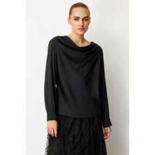 Tolga Saraçoglu Ekol Degaje Yaka Saten Bluz