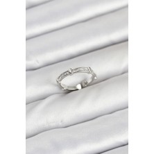 Claris Pirinç Gümüş Renk Kemik Model Zirkon Taşlı Kadın Yüzük