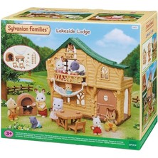 Families Göl Kenarı Kulübesi