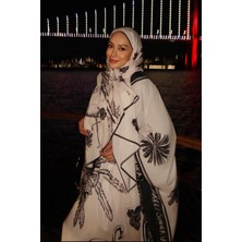 Carell Merve Aydın'ın Tercihi Noir Floş Abaya Krem
