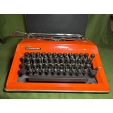 TT Contessa Turuncu Renk Çantalı Daktilo - Sorunsuz Çalışır Durumda