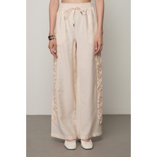 Orfeonegro Kadın Şerit Gül ve Taş Detaylı Düz Renk Beli Lastikli Bol Paça Pantolon