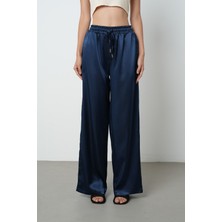 Orfeonegro Kadın Açık Lacivert Renk Saten Bol Paça Beli Lastikli Pantolon