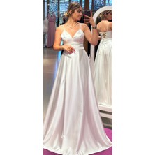 Abiyeniall Beyaz Ip Askılı  Sırt Dekolteli Anvelop  Yırtmaçlı Kloş Etekli Saten Uzun Abiye Elbise 6777