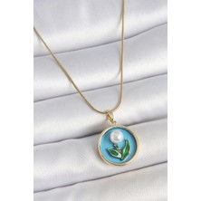 MCM Group 316L Çelik Gold Renk Zincir Mavi Mineli Incili Çiçek Işlemeli Portre Model Kadın Kolye - Lisinya