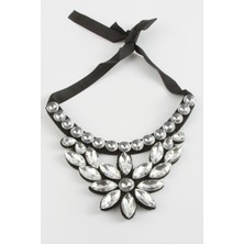 Gümüş Takıcım Çiçek Taşlı Yaka Kolye