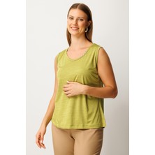 On Kadın Büyük Beden Yakası Düğme Detaylı Kolsuz Basic Bluz 61333 Oliv