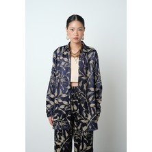 Orfeonegro Kadın Lacivert - Krem Renk Desenli Oversize Kesim Gömlek