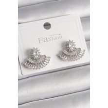 Claris Pirinç Gümüş Renk Zirkon Taşlı Yelpaze Model Kadın Küpe