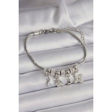 MCM Group Pirinç Gümüş Renk Zincir Sallantı Zirkon Taşlı Yonca Figür Charm Bileklik - Lisinya