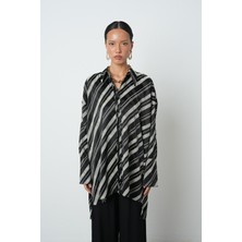 Orfeonegro Kadın Siyah Renk Yatay Çizgi Desenli Oversize Uzun Tesettür Gömlek