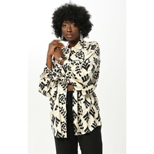 Orfeonegro Kadın Karışık Desenli Siyah Beyaz Kolları Bağlamalı Oversize Kesim Gömlek