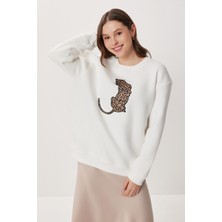 Happiness İstanbul Leopar Baskılı Oversize Şardonlu Örme Sweatshirt LMC0078 Ekru