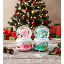 Giftmoda Büyük Boy Işıklı Müzikli Kız Figürlü Pasta Kar Küresi